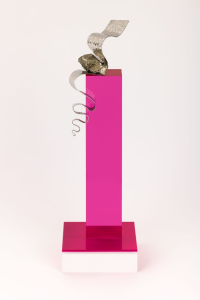 Deze trofee is gemaakt in opdracht van de provincie Drenthe. Een hele eer om ook voor de volgende vier jaar hetzelfde ontwerp te gebruiken in andere kleuren.